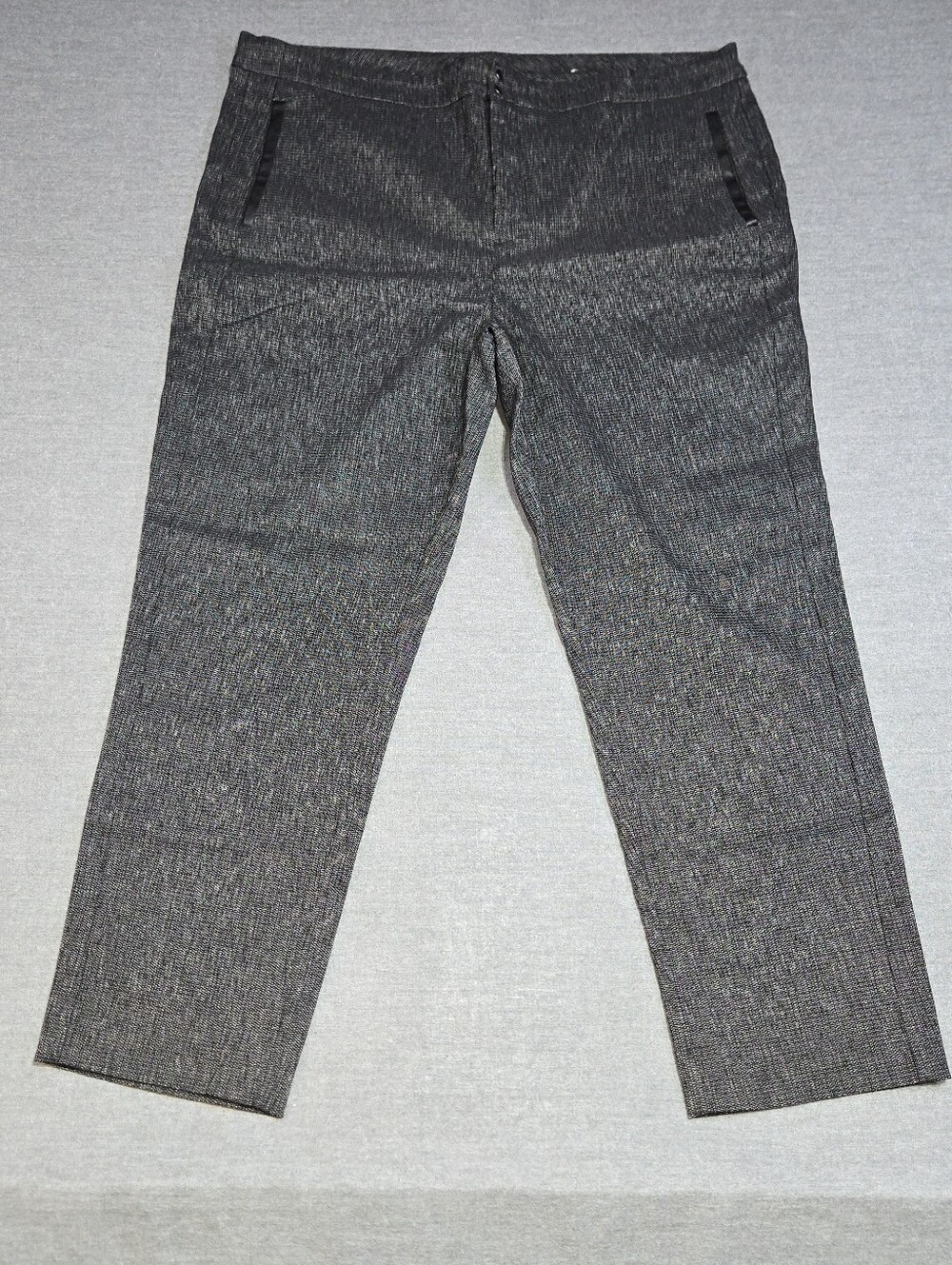 Chico’s Gray Textured Ankle Pants Size 3R US 16R Faux Leather Trim